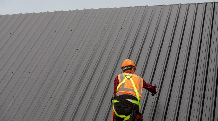 Professional metal roof installation services in Annapolis, IL